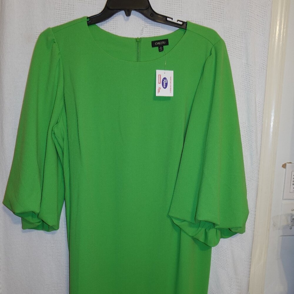 GORGEOUS BRAND NEW CHEZTU WOMANS GREEN DRESS SIZE 20